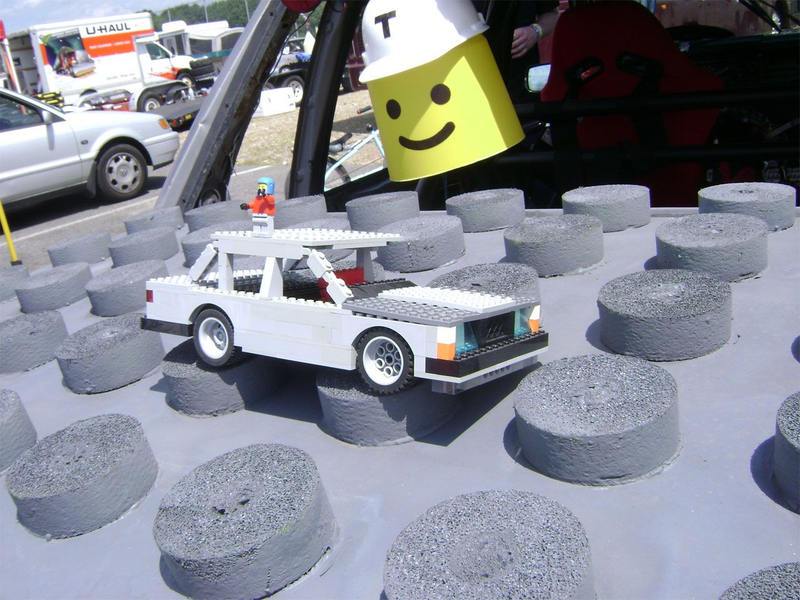 Illustration for article titled The 24 Hours Of LeMons New England 2009 Über Gallery, Part 1